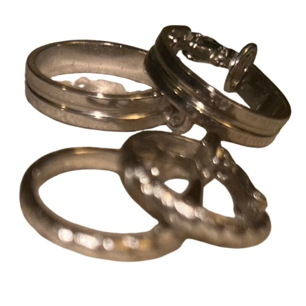 Silver Tone Clip On Hoop Earring Set 2 Pairs Twisted Rope and‎ Polished Smooth